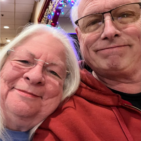 Meet your Posher, Lyn Richards Pawlowski - Picture 1 of 15